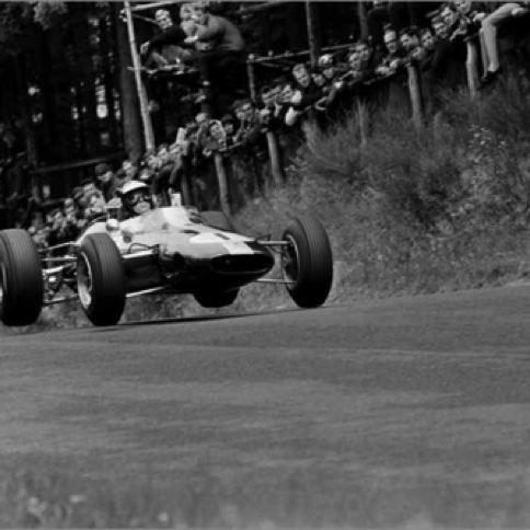 La Lotus 33 à l'aise sur les bosses du Nurburgring La Lotus 33 à l'aise sur les bosses du Nurburgring